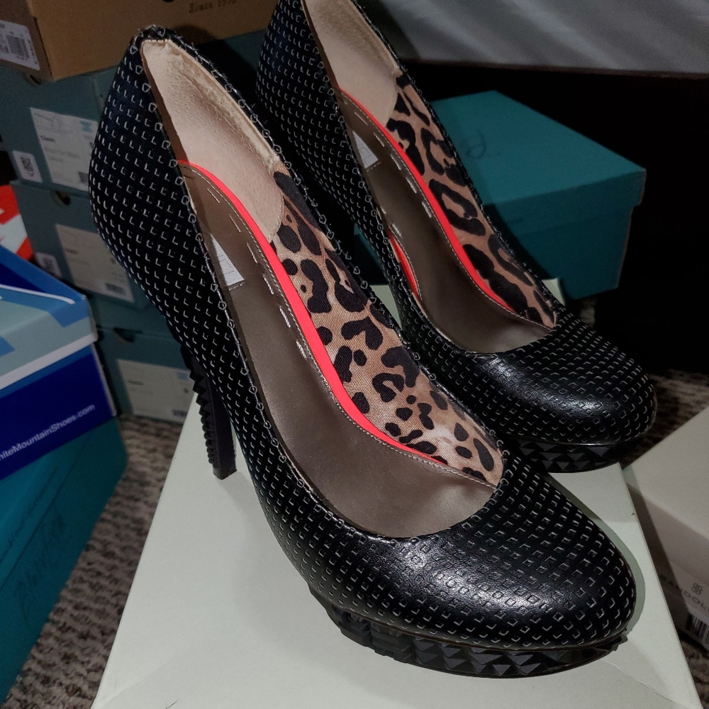 Fabulous heels with a cute design